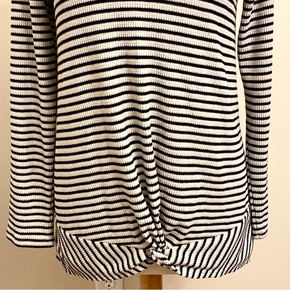 Sonoma Goods For Life White Black Striped M Casual Chic Front Knot Thermal Top - Picture 3 of 10